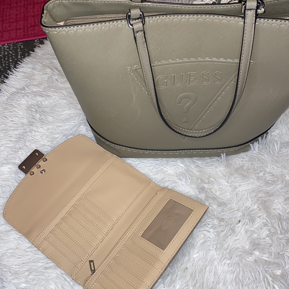 Women’s Grey/Taupe Color Guess Tote Bag & Wallet - Picture 5 of 5